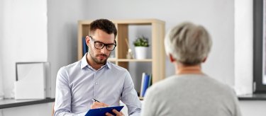 psychologist with patient